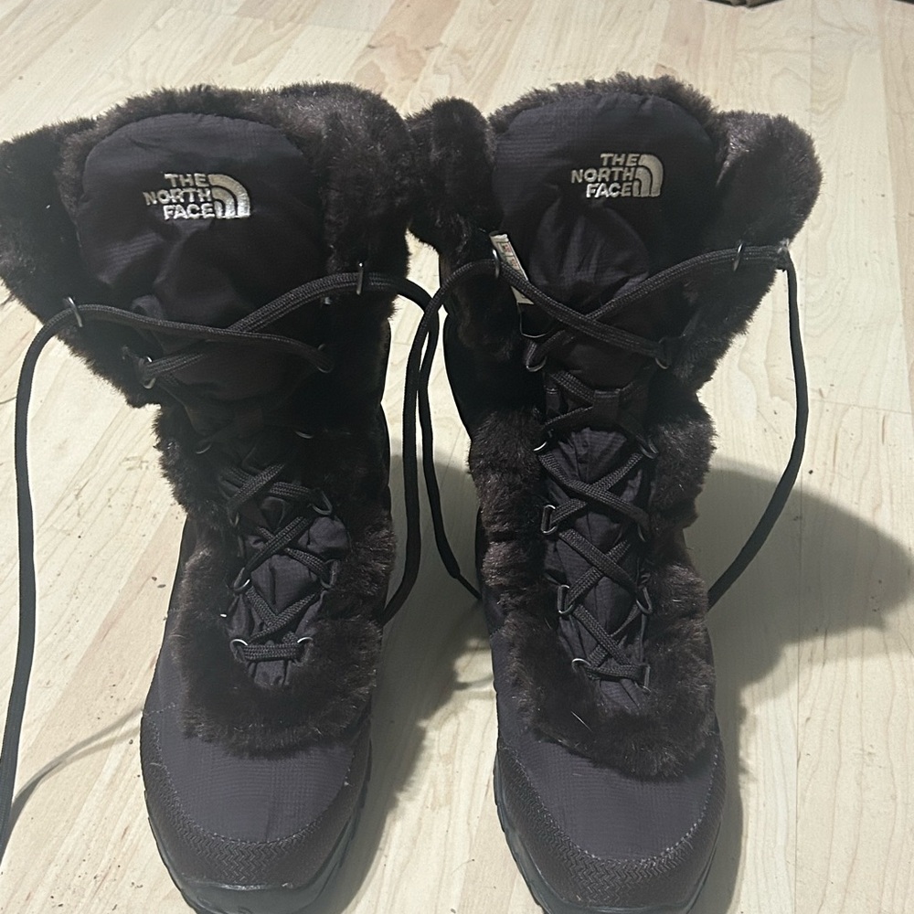 The North Face Women's Lace-Up Winter Boots (size:6.5)